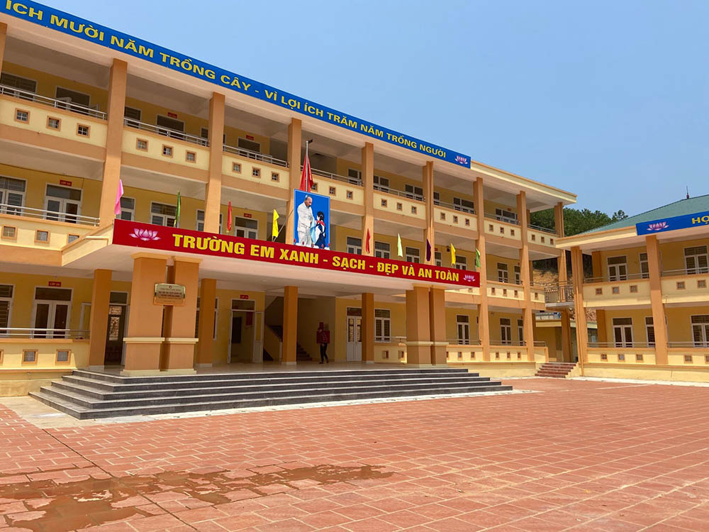 Dãy nhà mới xây của Trường TH-THCS Kỳ Thượng, xã Kỳ Thượng, TP Hạ Long.