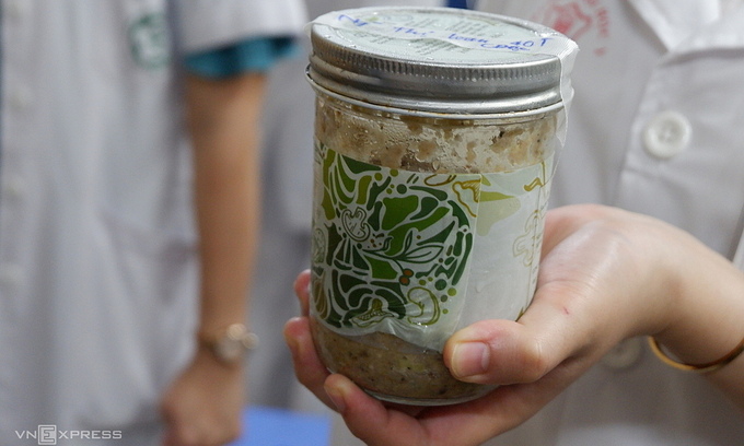 Mẫu pate Minh Chay chứa chất độc botulinum lưu tại Bệnh viện Bạch Mai. Ảnh: Chi Lê