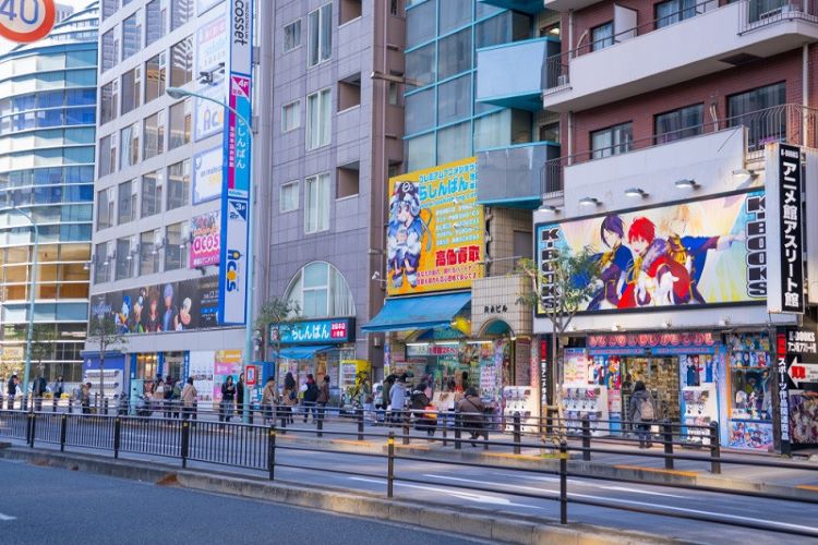  Ikebukuro, một trong những khu vui chơi giải trí sầm uất nhất Nhật Bản. Ảnh: Shutterstock