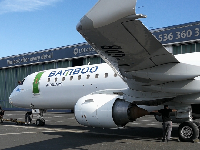 Máy bay phản lực thế hệ mới Embraer E195