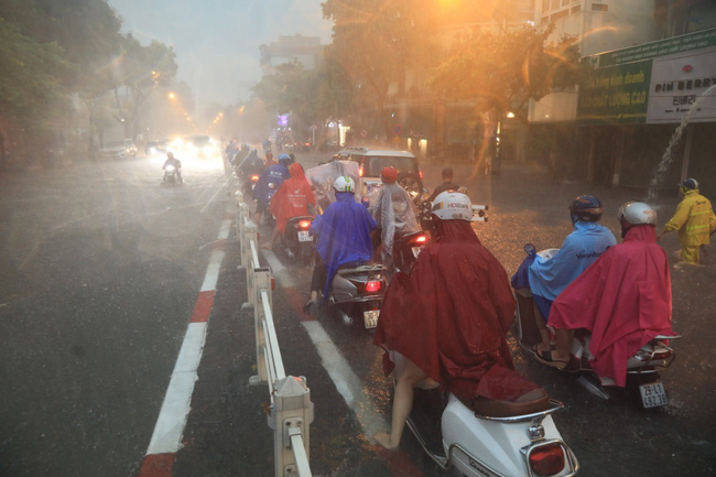 Mưa lớn gây ngâp ở Hà Nội (Ảnh minh họa: TTXVN)