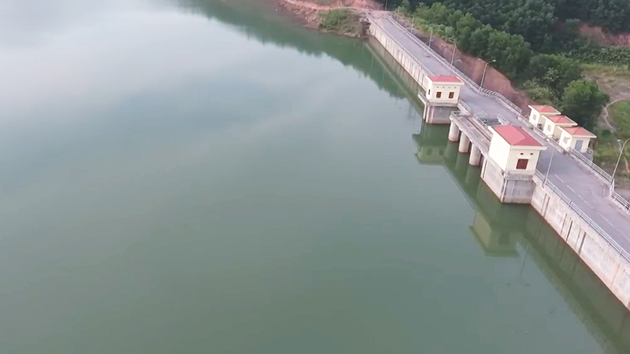 Thời điểm này mực tích nước hồ Yên Lập đã tăng lên ở mức an toàn. 