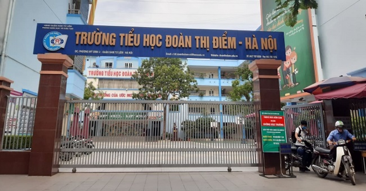 Trường Tiểu học Đoàn Thị Điểm (Nam Từ Liêm, Hà Nội) lại vừa xảy ra vụ việc quên học sinh trên xe ô tô đưa đón.