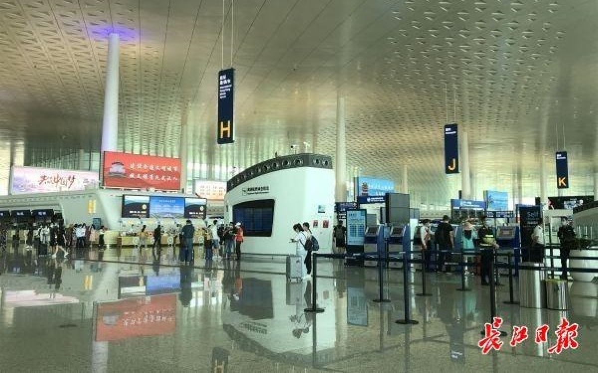 Sân bay Thiên Hà của Vũ Hán sau khi nối lại đường bay. Ảnh: Nhật báo Trường Giang.