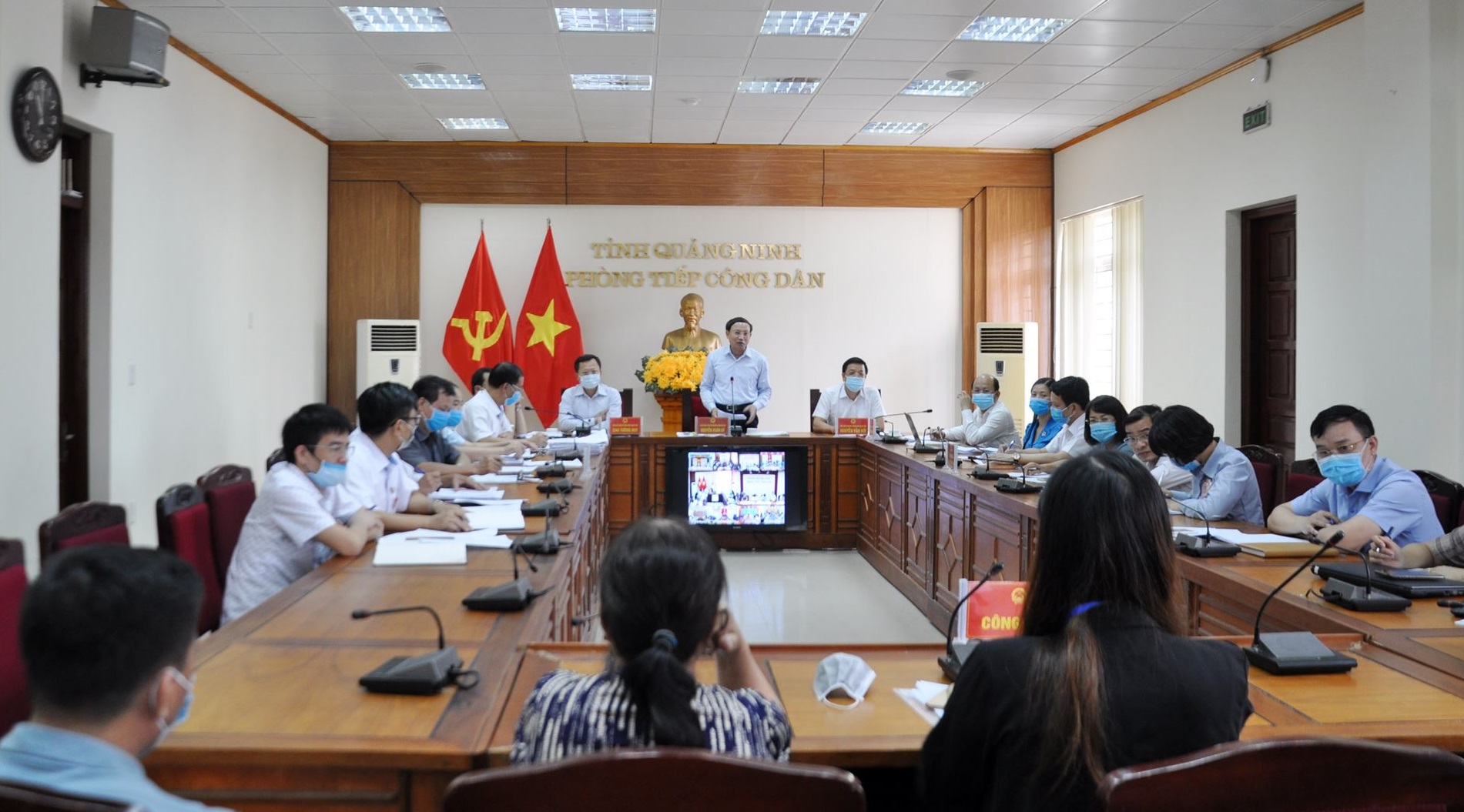 Đồng chí Nguyễn Xuân Ký, Bí thư Tỉnh ủy, Chủ tịch HĐND tỉnh, chủ trì buổi tiếp công dân.