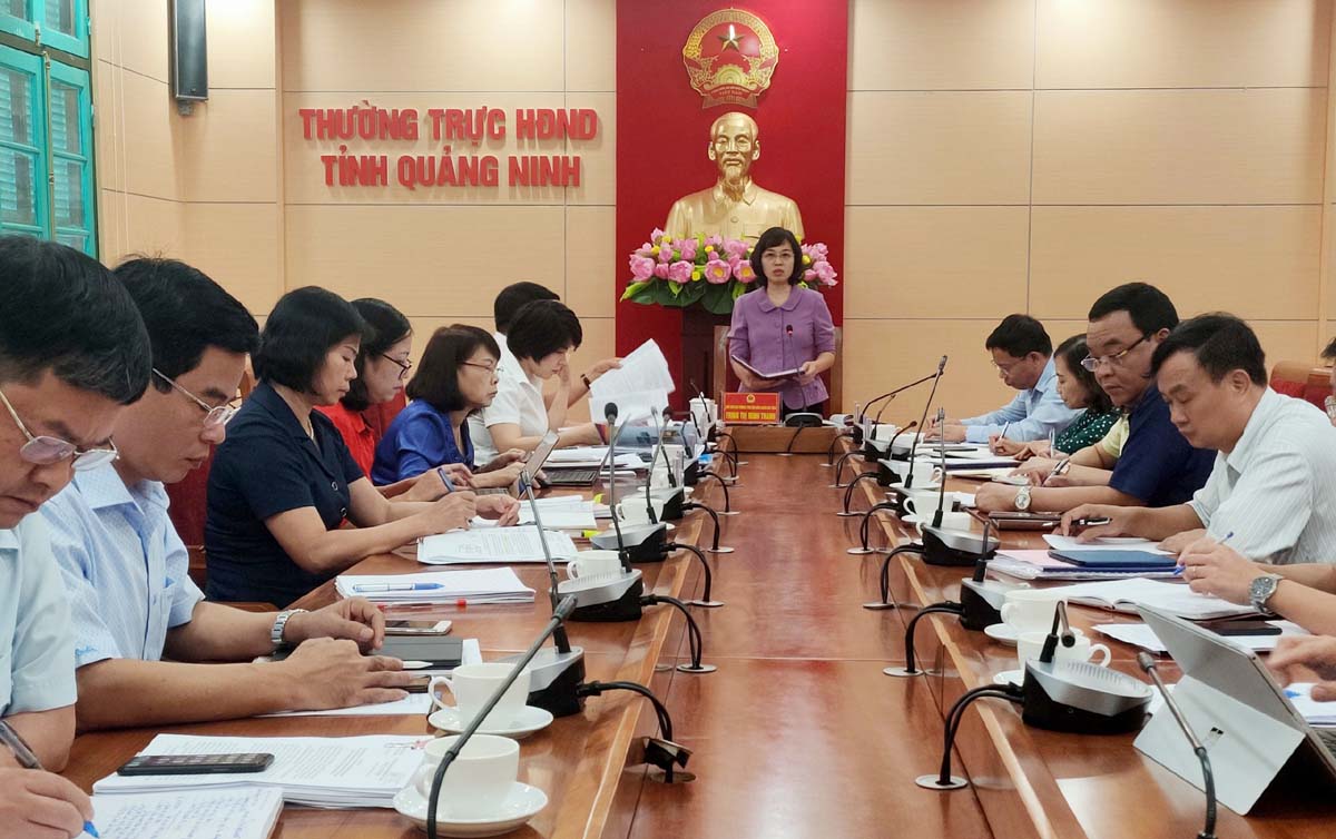đồng chí Trịnh Thị Minh Thanh, Phó Chủ tịch Thường trực HĐND tỉnh trưởng đoàn giám sát đã có buổi làm việc