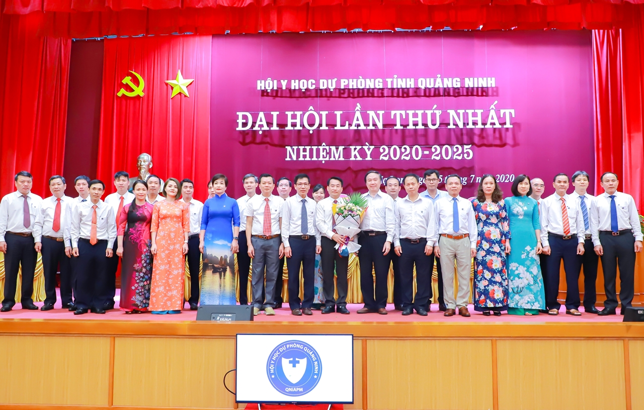 an chấp hành Hội Y học dự phòng Quảng Ninh nhiệm kỳ 2020- 2025 ra mắt