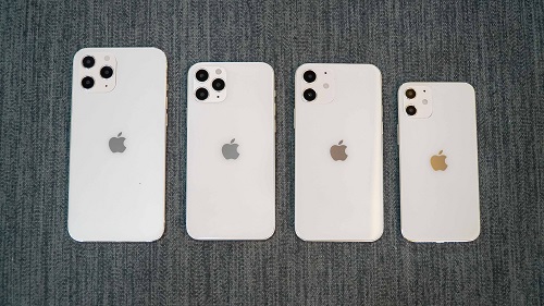 Mô hình của 4 chiếc iPhone 12.
