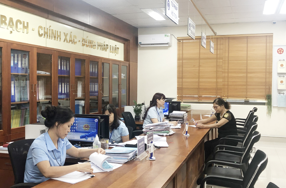 Chi trả cho đối tượng bị ảnh hưởng covid-19 tại phường Yết Kiêu, TP Ha Long