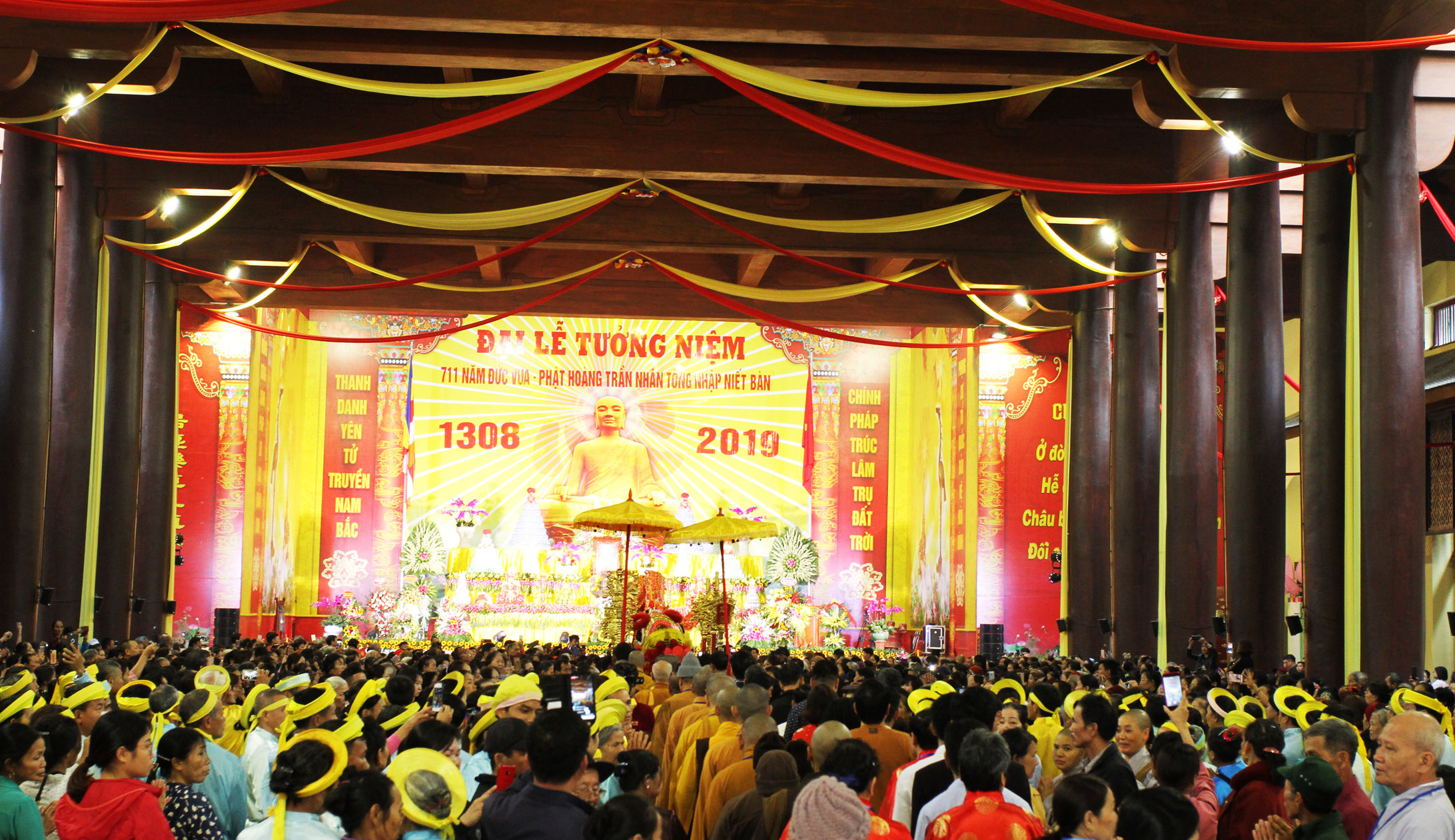 Đại lễ tưởng niệm 711 năm Phật hoàng Trần Nhân Tông nhập Niết Bàn được tổ chức tại Cung Trúc Lâm.