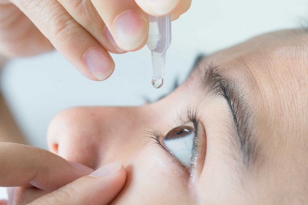 Các thuốc cortisol nhỏ mắt có thể gây mù lòa nếu sử dụng không đúng.