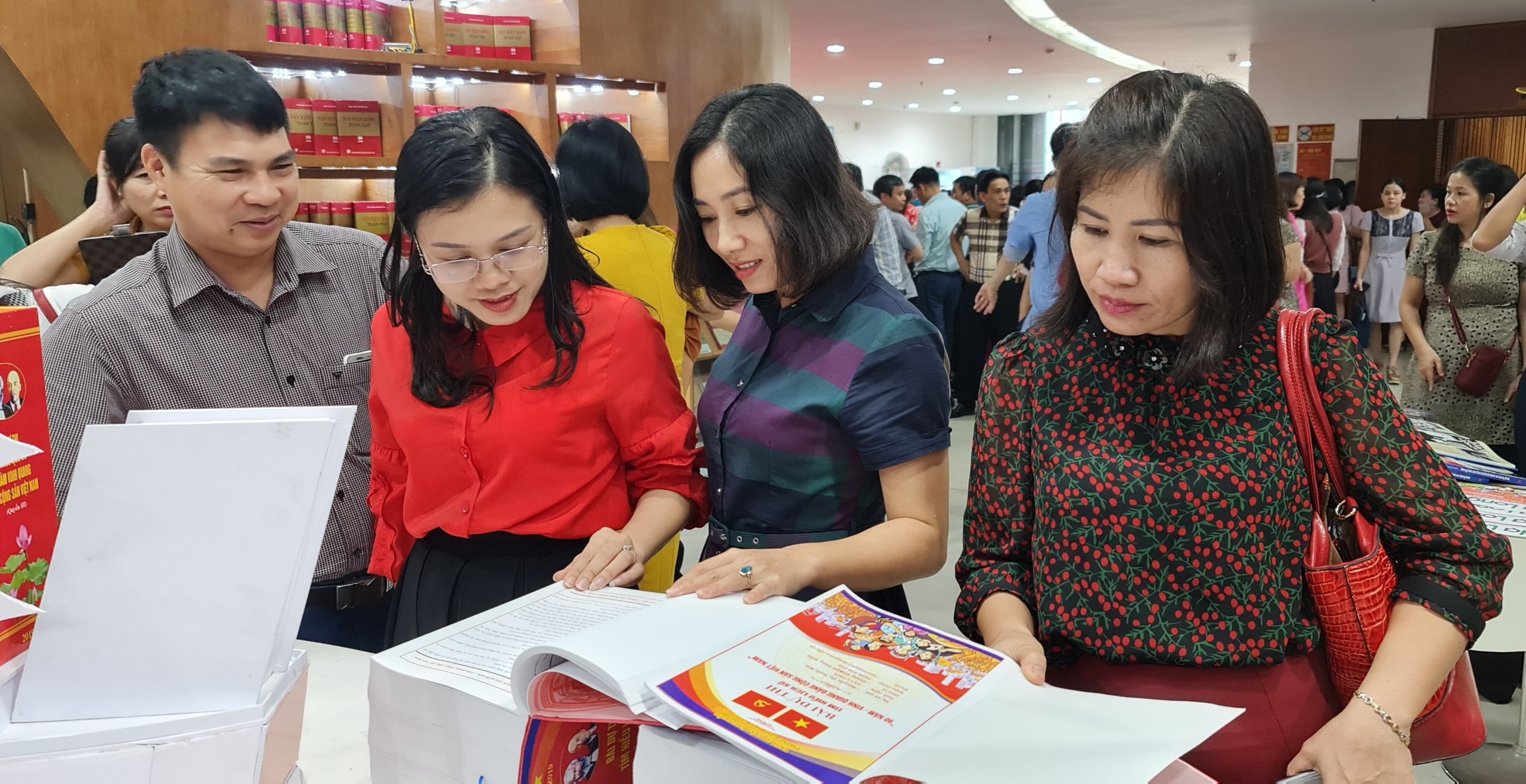 Triển lãm mang đến cơ hội tìm hiểu về quá trình hình thành, lịch sử đấu tranh cách mạng của Đảng cộng sản Việt Nam và Đảng bộ tỉnh Quảng Ninh qua các kỳ đại hội