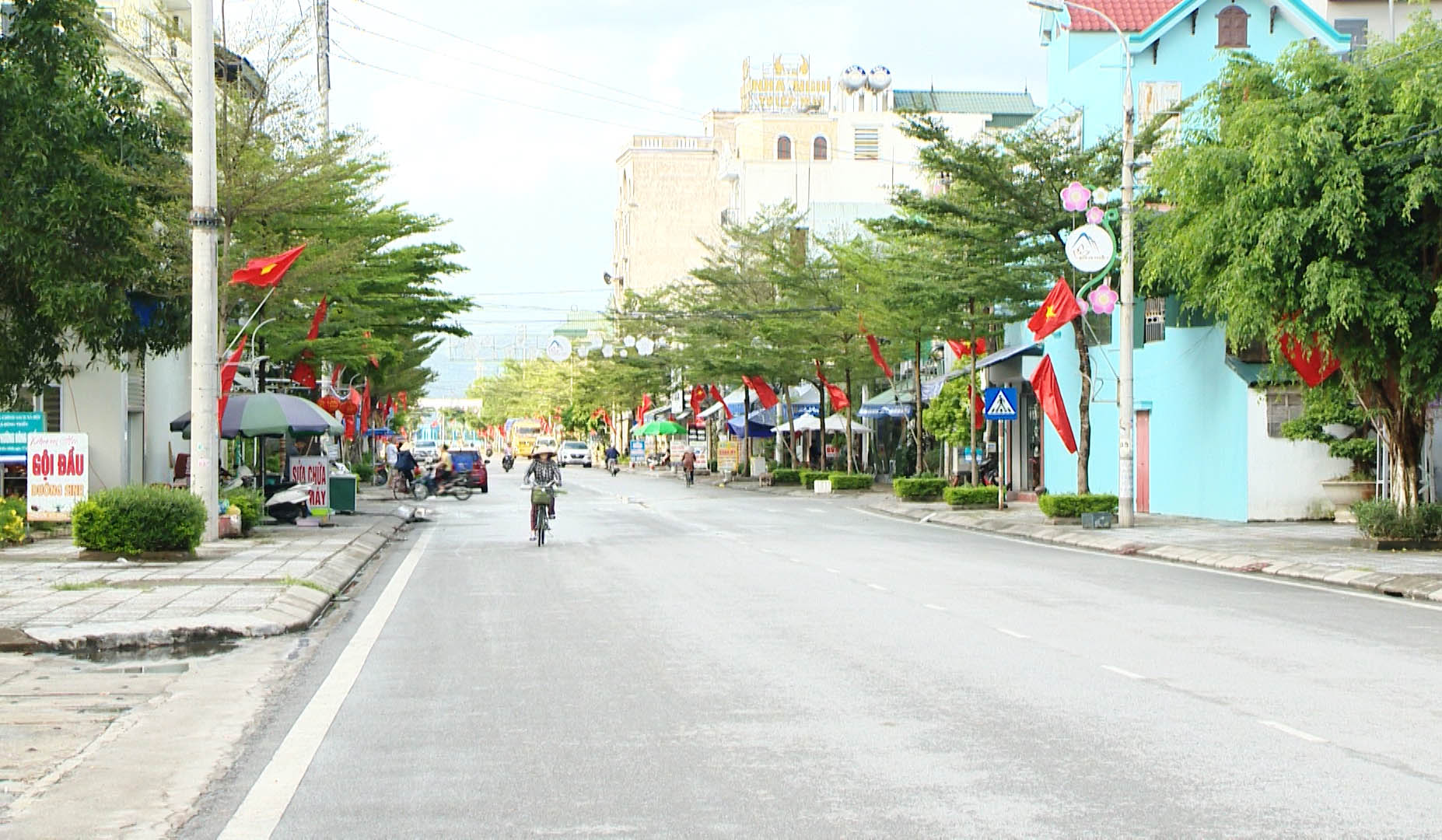 Phố phường trên địa bàn thị xã Đông Triều xanh-sạch-đẹp.