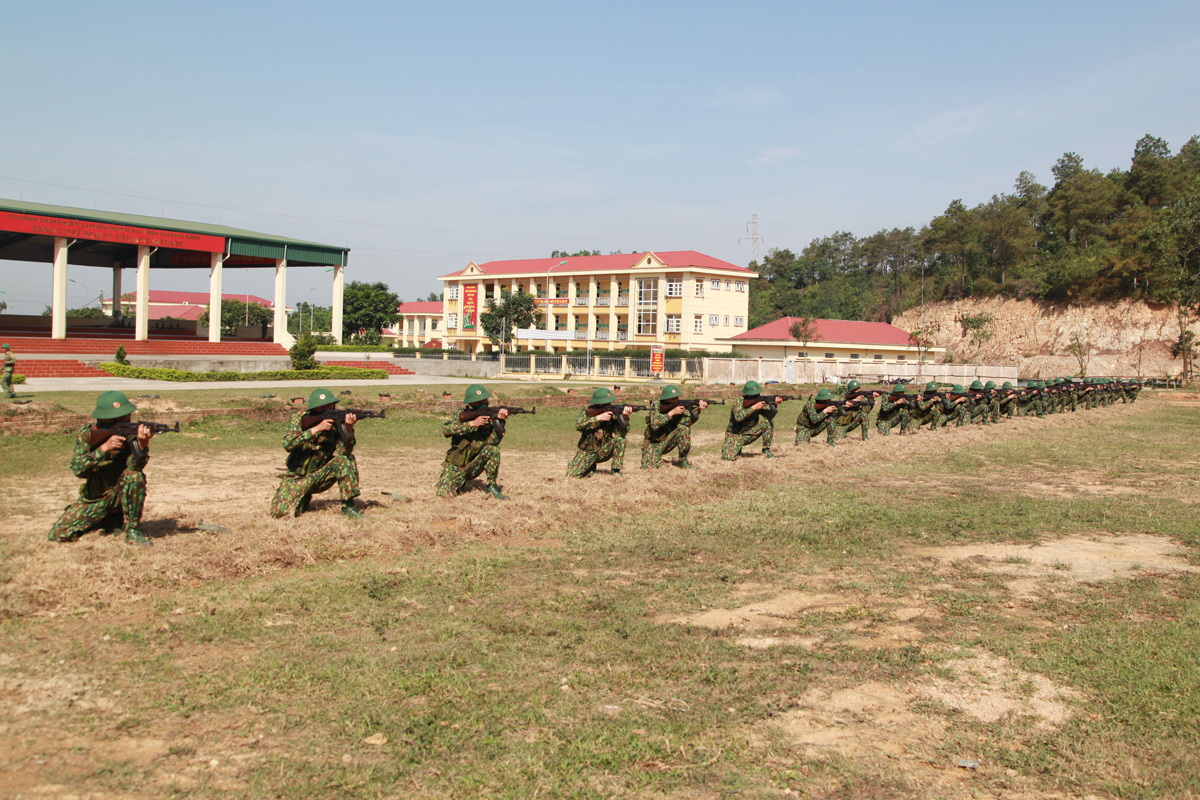 Thao trường huấn luyện tại Trung đoàn 244 (Bộ CHQS tỉnh)
