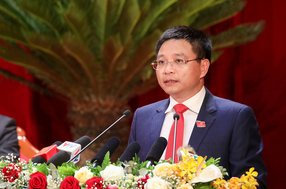 Đồng chí Nguyễn Văn Thắng, Ủy viên Dự khuyết BCH Trung ương Đảng, Phó Bí thư Tỉnh ủy, Chủ tịch UBND tỉnh, trình bày diễn văn khai mạc Đại hội.