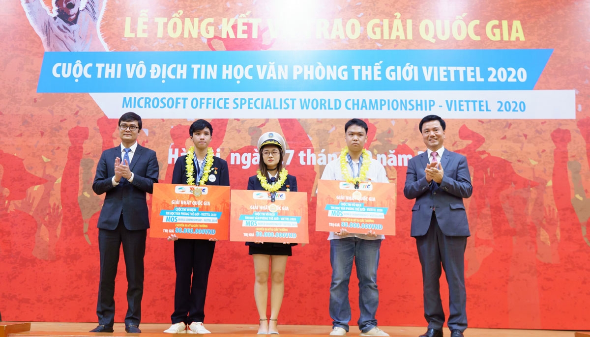 3 nhà vô địch quốc gia năm nay đến từ các trường THCS & THPT Nguyễn Tất Thành (Hà Nội); Thái Bảo Ngọc - sinh viên trường Đại học Hàng Hải (Hải Phòng) và Nguyễn Anh Kiệt - học sinh trường THPT Chuyên Hùng Vương ( Phú Thọ)
