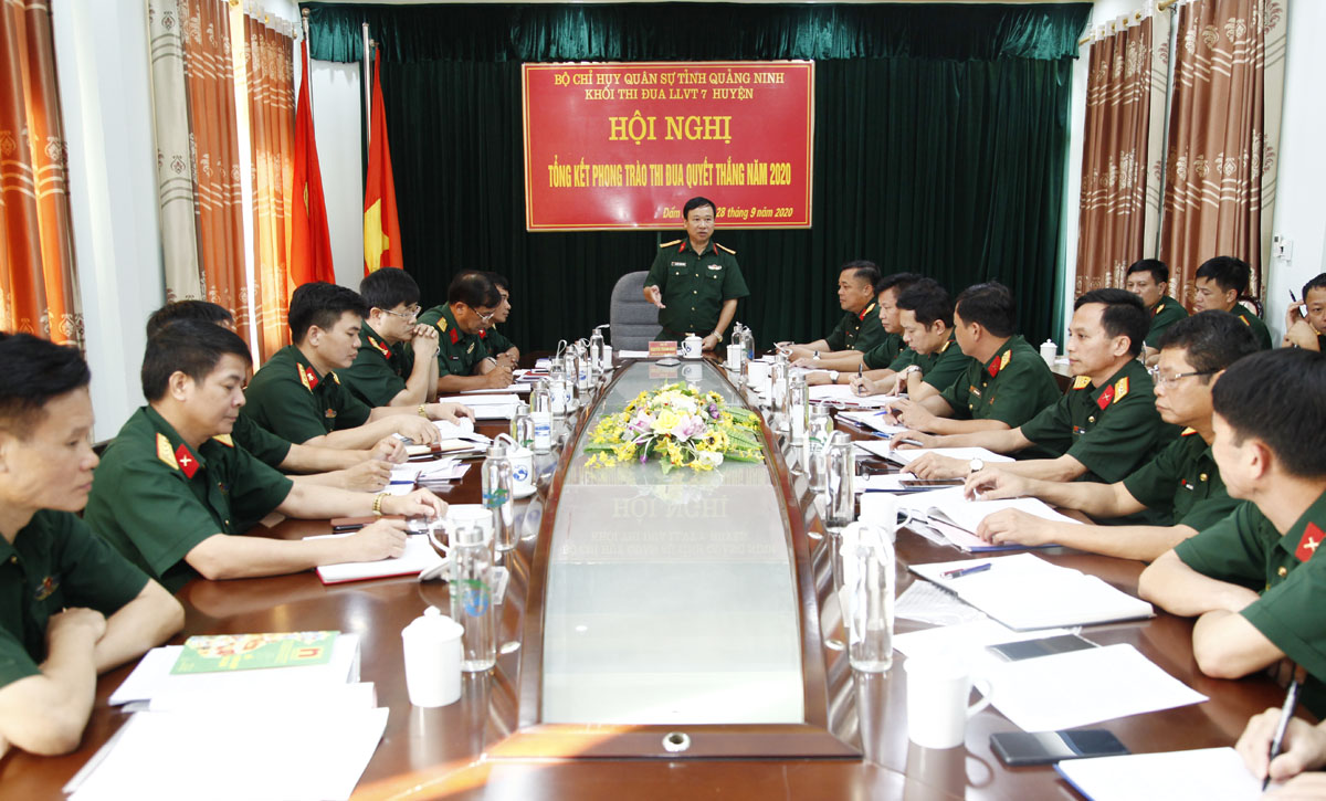 Đại tá Nguyễn Thanh Bình, Phó Chỉ huy trưởng Bộ CHQS tỉnh, dự và chỉ đạo hội nghị.