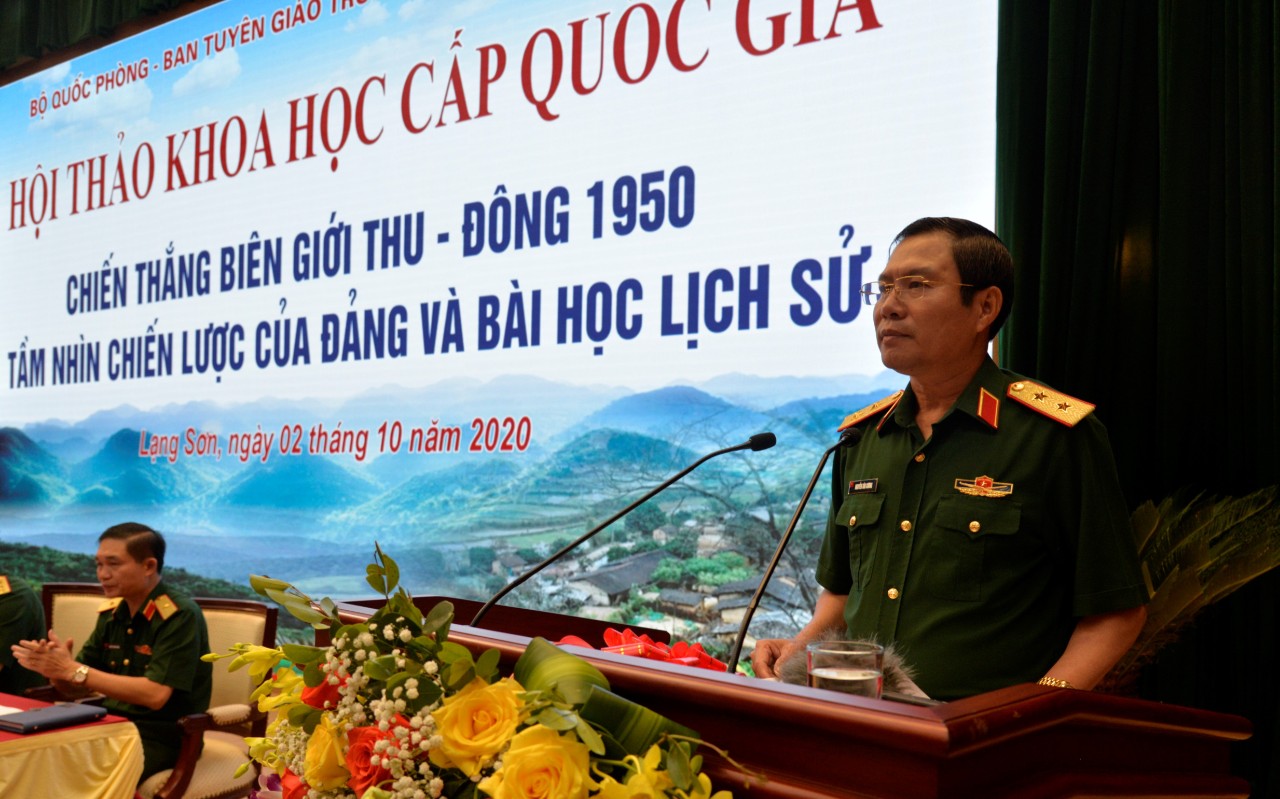 Trung tướng Nguyễn Tân Cương, Ủy viên Trung ương Đảng, Ủy viên Quân ủy Trung ương, Thứ trưởng Bộ Quốc phòng, Trưởng Ban Chỉ đạo Hội thảo phát biểu khai mạc