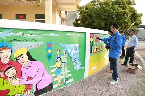 Phong trào đường hoa, tranh tường được phát động rộng khắp trong toàn huyện tạo ra diện mạo, không gian mới cho huyện Tiên Yên.