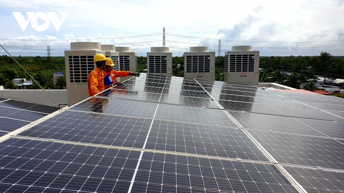 Hệ thống điện mặt trời mái nhà của khách hàng vừa lắp đặt tại Hậu Giang.