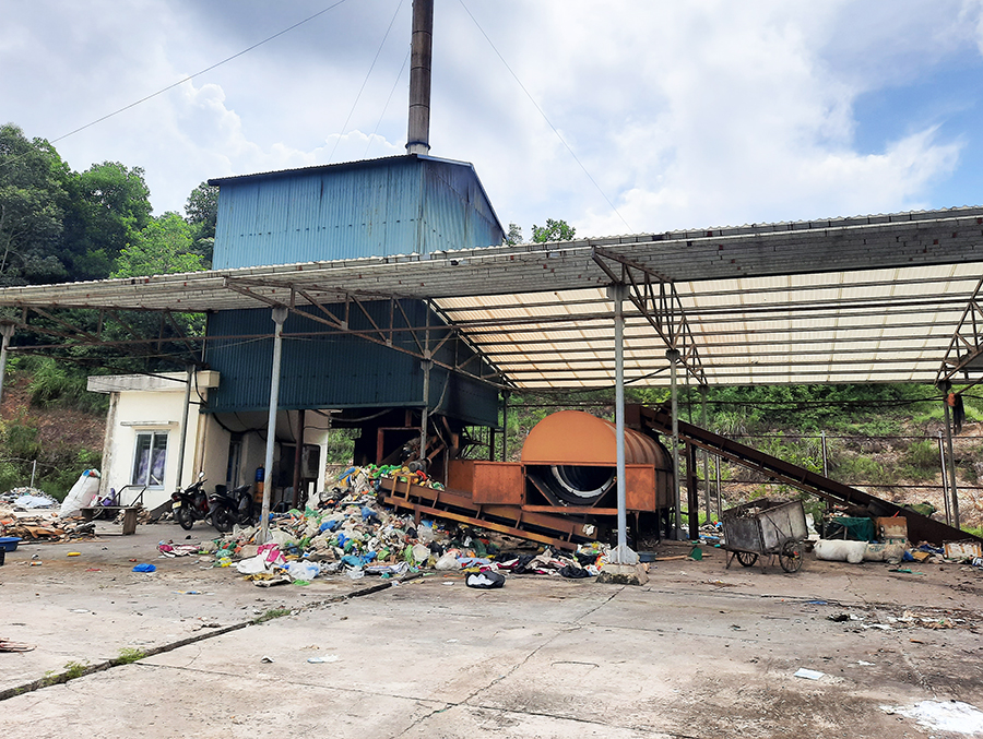 Khu xử lý rác thải sinh hoạt của Quan Lạn, Minh Châu nằm trong vùng lõi Thương cảng Vân Đồn cổ.