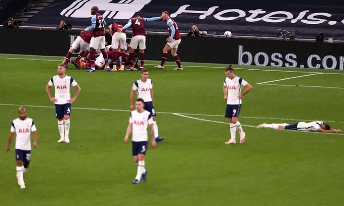 West Ham vỡ òa sau khi gỡ hòa 3-3 trong khi Tottenham ngập trong thất vọng. Ảnh: Tottenham.