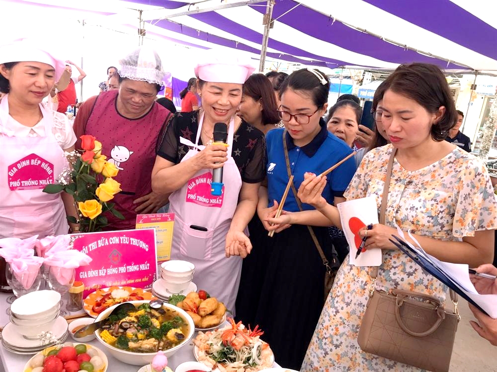 Hội thi Bữa cơm yêu thương nhằm tôn vinh những nét đẹp trong văn hóa gia đình Việt Nam được Hội LHPN huyện Tiên yên tổ chức