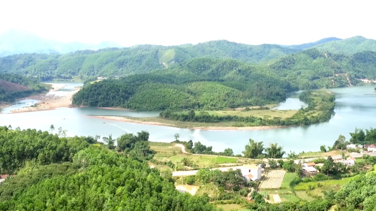 Cảnh quan thiên nhiên ở Tiên Yên rất tươi đẹp.