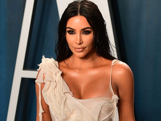Kim Kardashian bị chỉ trích vì tổ chức sinh nhật xa hoa