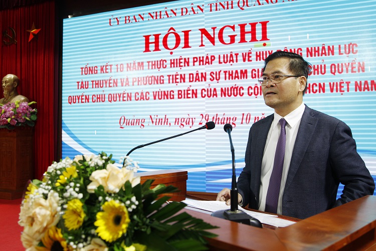 Đồng chí Bùi Văn Khắng, Phó Chủ tịch UBND tỉnh, phát biểu kết luận hội nghị.
