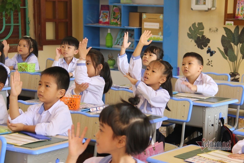Học sinh Trường Tiểu học An Lư (huyện Thủy Nguyên, Hải Phòng) hào hứng trong một giờ học ở chương trình phổ thông mới. Ảnh: Thanh Hùng