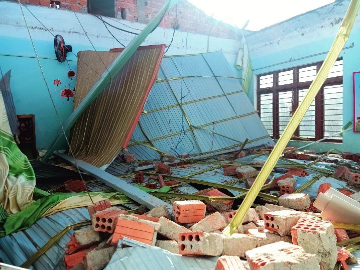 Trường Tiểu học Hùng Vương tan hoang sau bão số 9