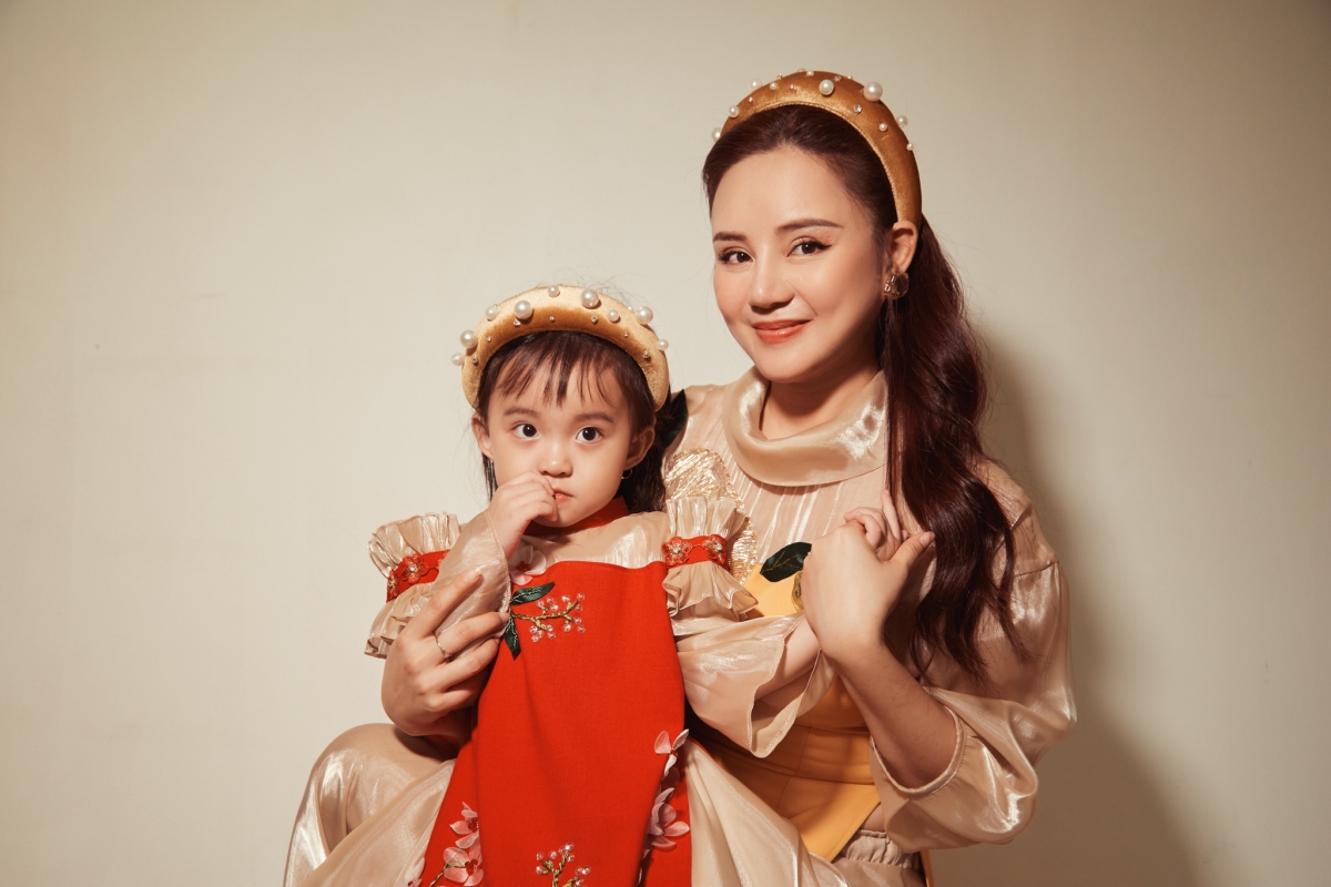 Ca sĩ Vy Oanh và con gái