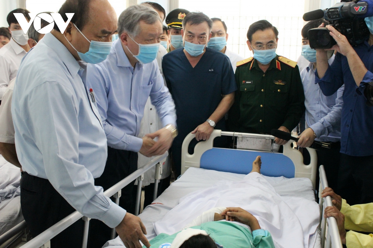 Thủ tướng yêu cầu Bệnh viện Đa khoa Quảng Nam miễn phí điều trị các bệnh nhân bị vùi lấp sạt lở.