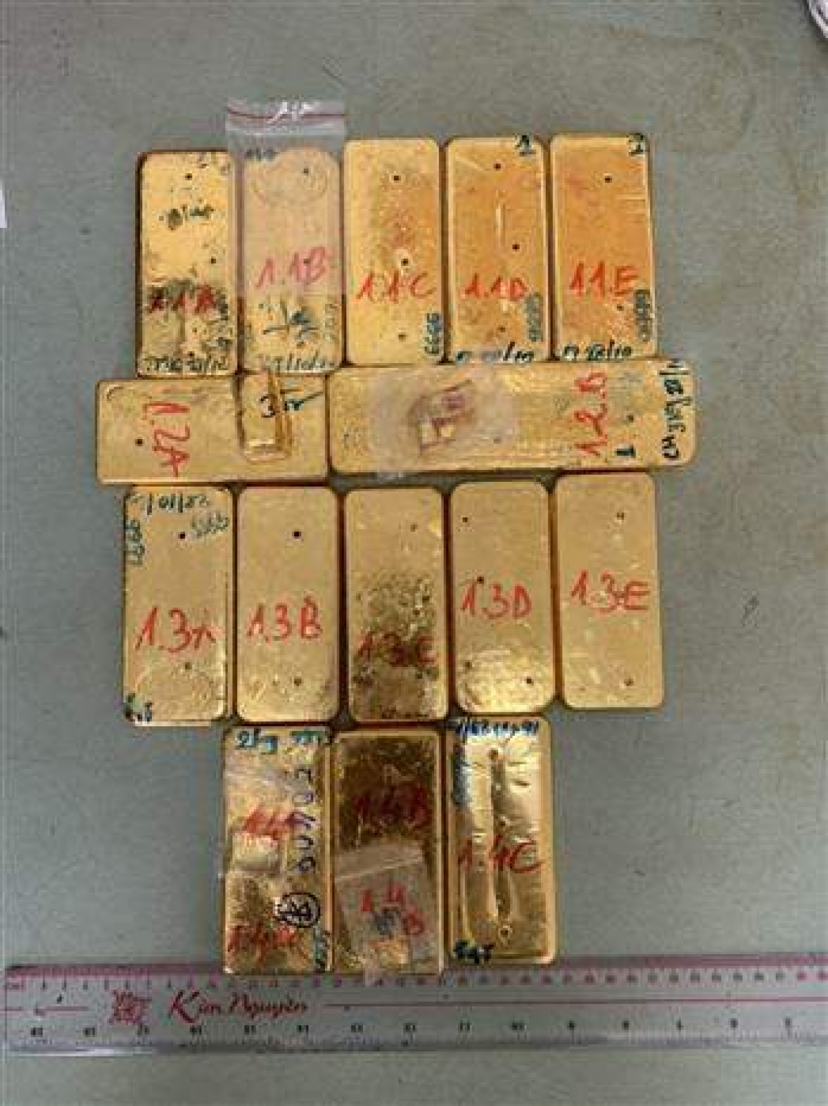 Theo kết quả giám định của Viện khoa học hình sự Bộ Công an, 51 kg kim loại màu vàng vận chuyển trái phép qua biên giới bị Công an tỉnh An Giang bắt giữ vào ngày 30/10/2020 là vàng 9999 không lẫn tạp chất.