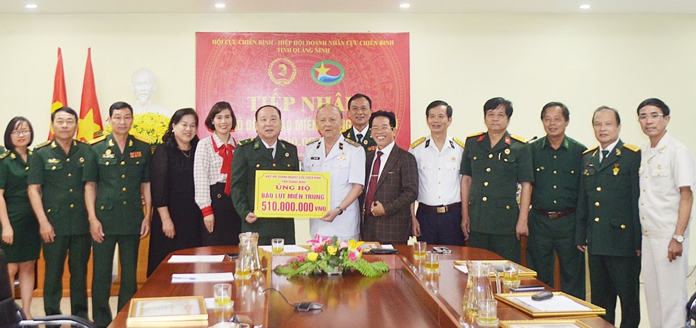 Sau 10 ngày phát động, ngày 2/11, Hội CCB tỉnh và Hiệp hội Doanh nhân CCB Quảng Ninh tiếp nhận tổng số tiền 510 triệu đồng quyên góp ủng hộ đồng bào miền Trung.