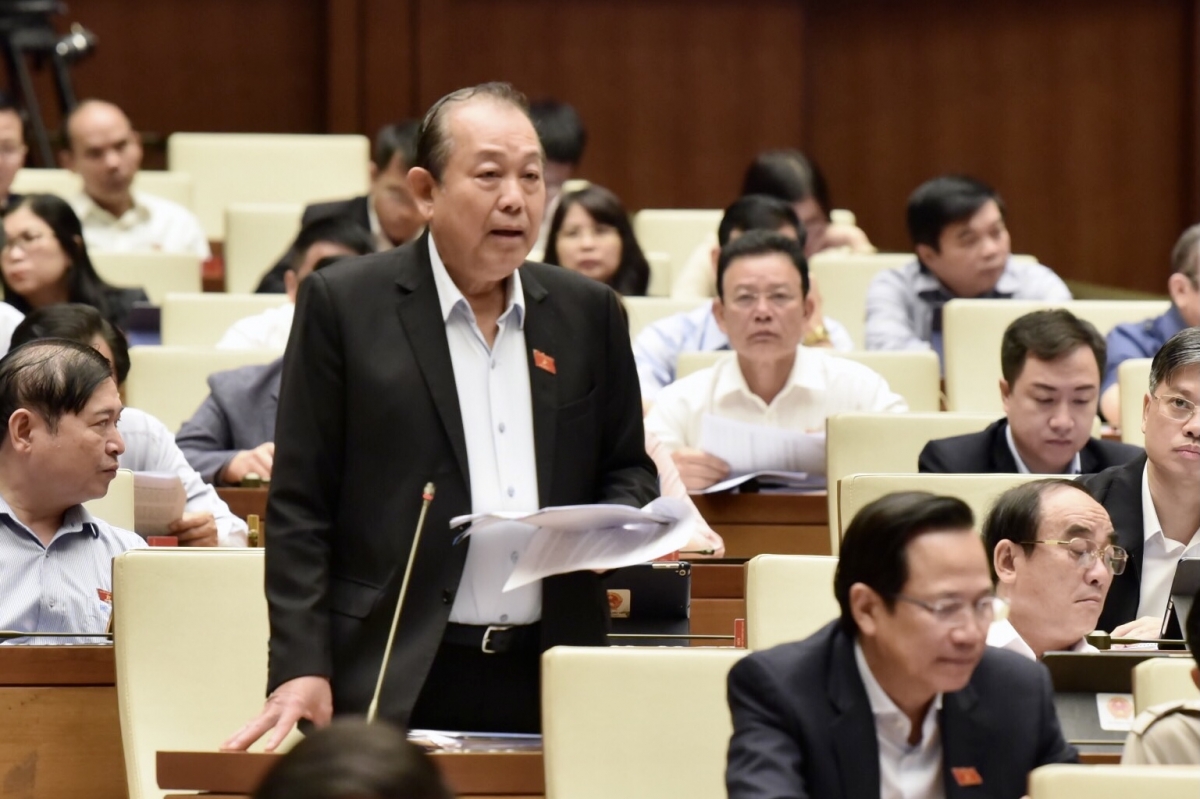 Phó Thủ tướng Thường trực Chính phủ Trương Hòa Bình trả lời chất vấn trước Quốc hội