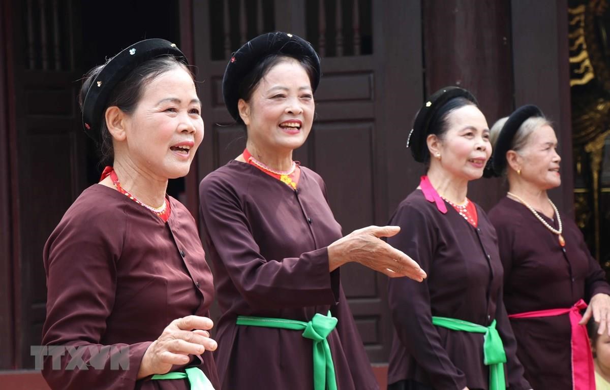 Nghệ thuật hát Trống quân Bùi Xá (Bắc Ninh) là một trong những giá trị văn hóa phi vật thể tạo nên sức hấp dẫn cho điểm đến Việt Nam. (Ảnh: TTXVN)