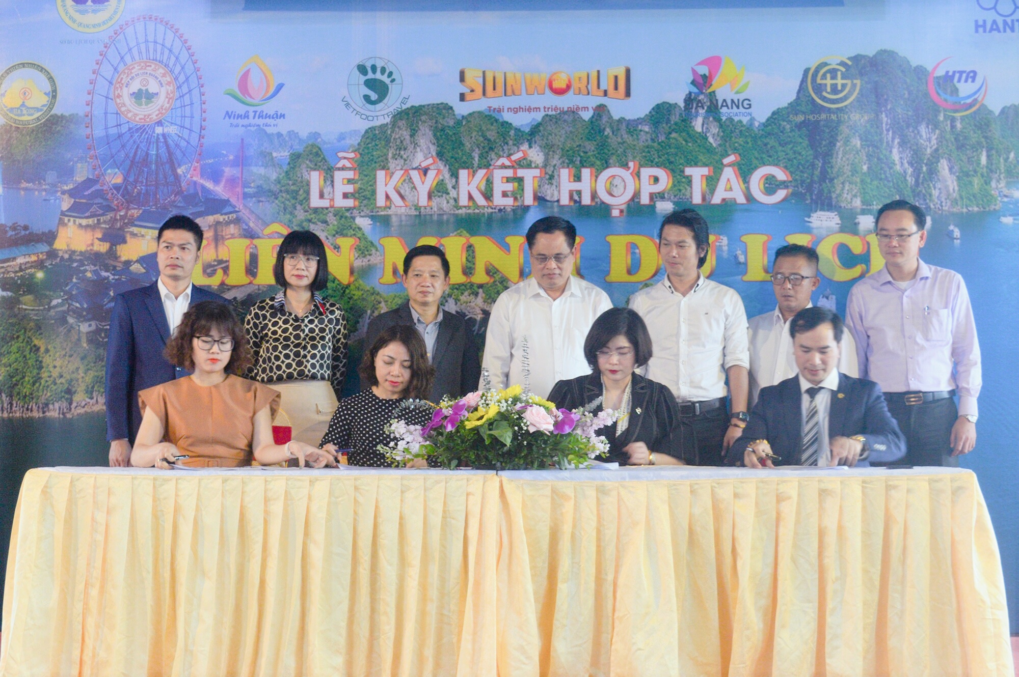 Liên minh kích cầu du lịch Thu Đông miền Bắc vừa được thành lập với sự tham gia của Sở Du lịch Quảng Ninh, Hiệp hội Du lịch Hà Nội cùng Hiệp hội Du lịch một số tỉnh khu vực Bắc - Trung - Nam, các doanh nghiệp kinh doanh du lịch, lữ hành trên cả nước.