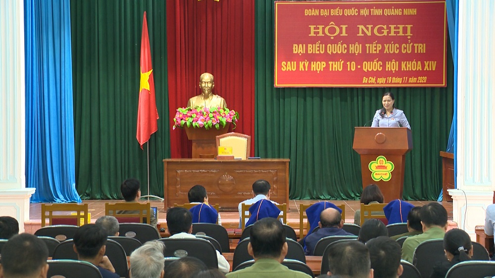 Đại biểu Quốc hội Đỗ Thị Lan thông tin tới cử tri huyện Ba Chẽ về kết quả kỷ họp thứ 10, Quốc hội khóa XIV