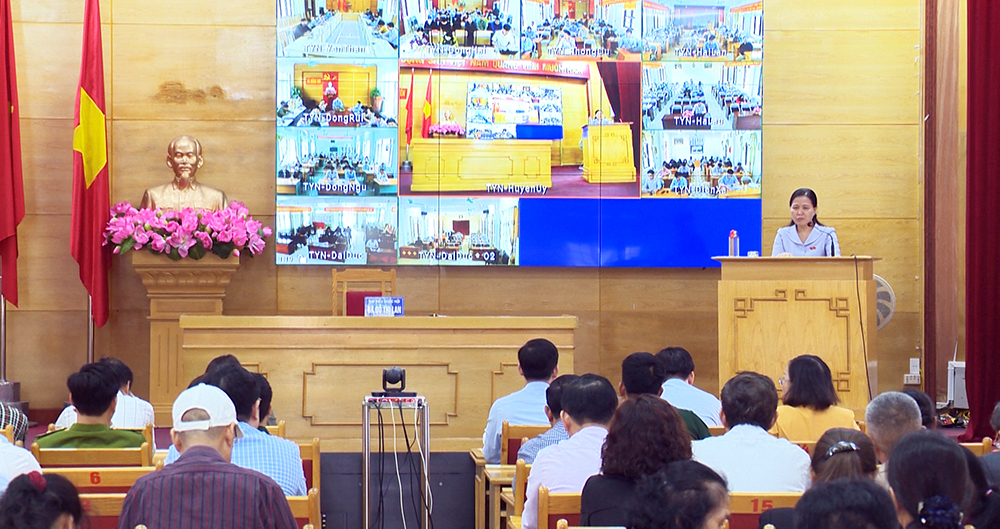 Đại biểu Quốc hội Đỗ Thị Lan tiếp xúc cử tri huyện Tiên Yên