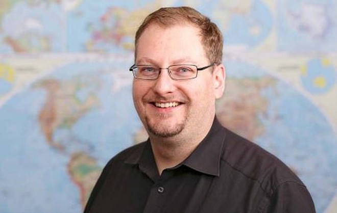  Nghi phạm Stefan R. là giáo viên dạy toán và hóa Chụp màn hình Daily Mail