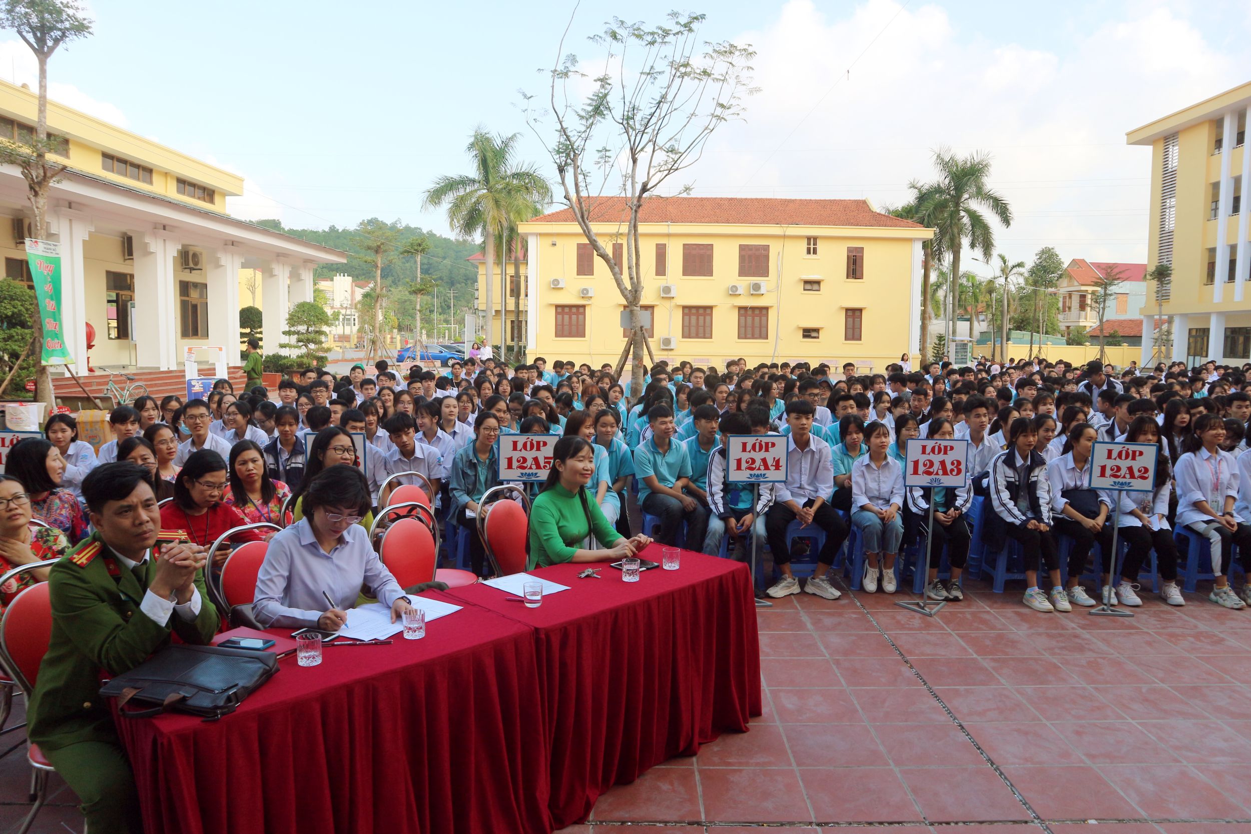 Hoạt động truyền thông được tổ chức tại Trường THPT Hoành Bồ (TP Hạ Long)