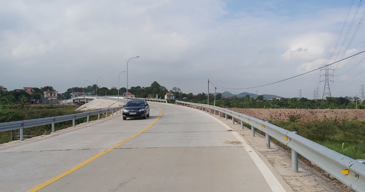 Nâng cấp đường và xây dựng cầu từ xã Nguyễn Huệ, thị xã Đông Triều sang xã Văn Đức, thị xã Chí Linh, tỉnh Hải Dương