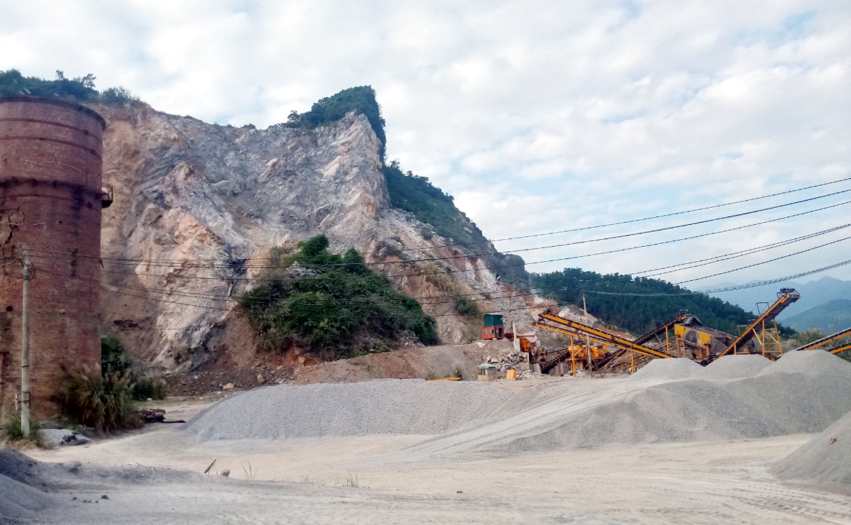 Khu khai thác đá của Công ty TNHH Thương mại và Xây dựng Lương Sơn tại xã Vũ Oai, TP Hạ Long.