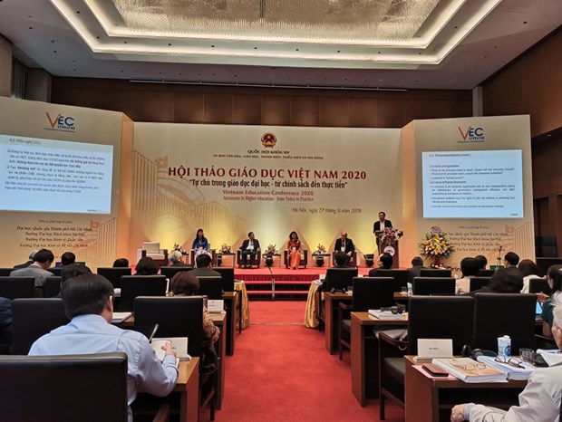 Hội thảo đã thu hút sự tham gia của đông đảo đại diện các cơ quan quản lý và các trường đại học. (Ảnh: PM/Vietnam+)