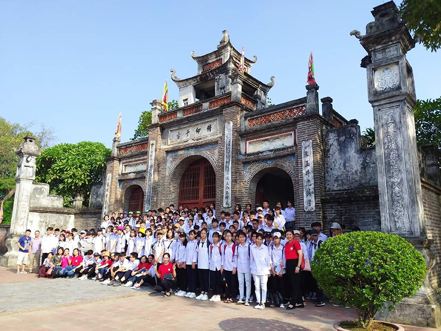 Một buổi học ngoại khóa môn văn, bài học về chuyện Trọng Thủy - Mị Châu được Trường THPT Minh Hà tổ chức tại thành Cổ Loa (Hà Nội).