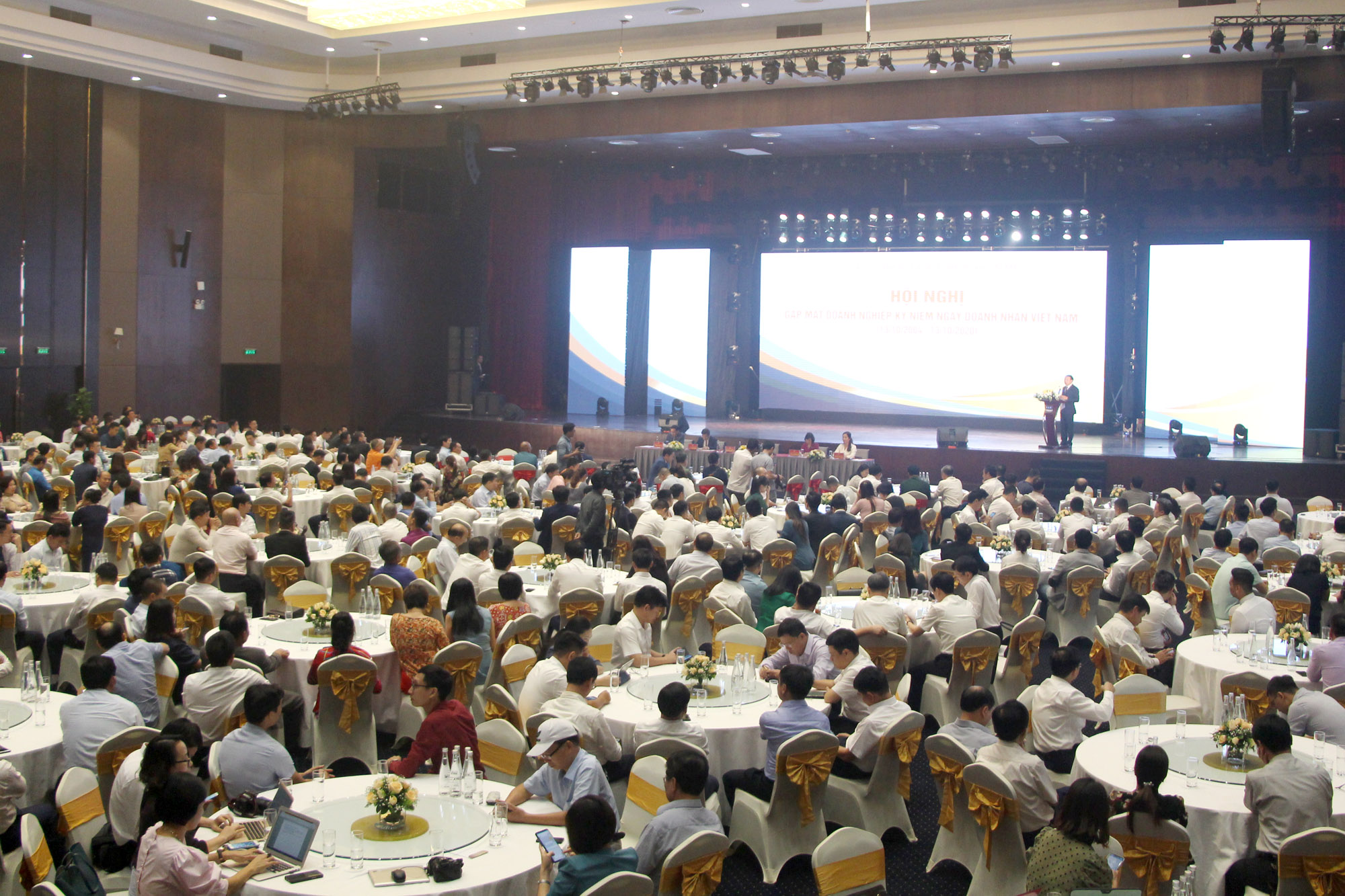 Tỉnh Quảng Ninh tổ chức hội nghị gặp mặt doanh nghiệp trên địa bàn tỉnh, tháng 10/2020.