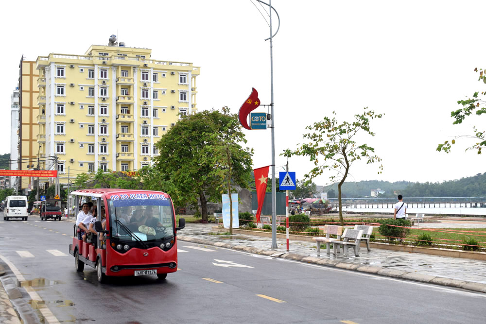 Hiện Cô Tô đã xây dựng hệ thống nhà nghỉ khách sạn và dịch vụ đủ để phục vụ 10.000 khách/ngày