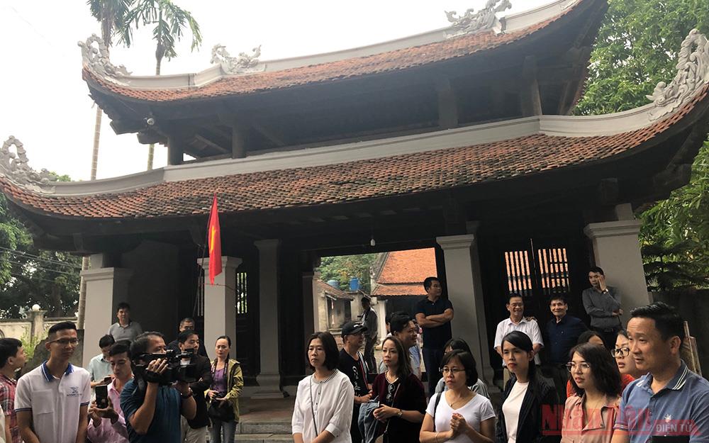 Các doanh nghiệp du lịch tìm hiểu tour du lịch tâm linh ở Hưng Yên.